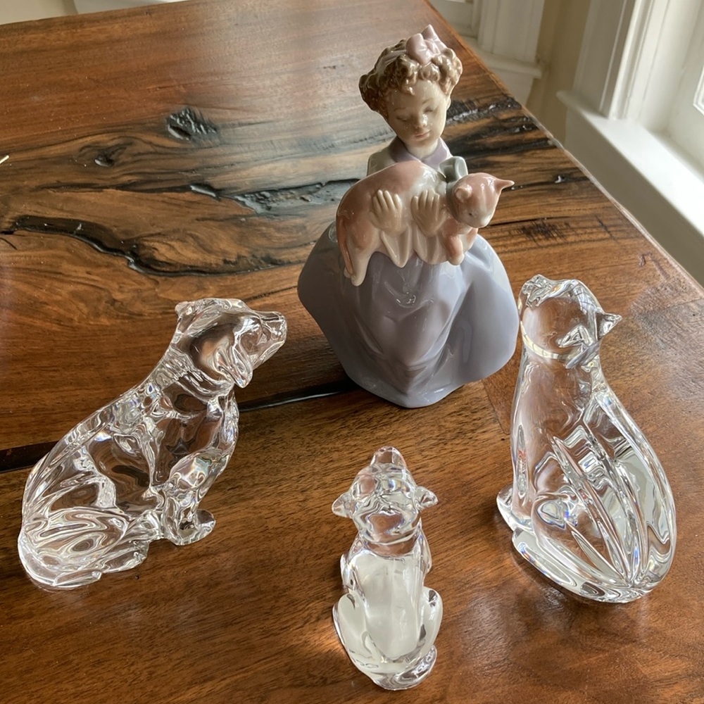 Lladro Girl with Cat - Picture 2 of 11